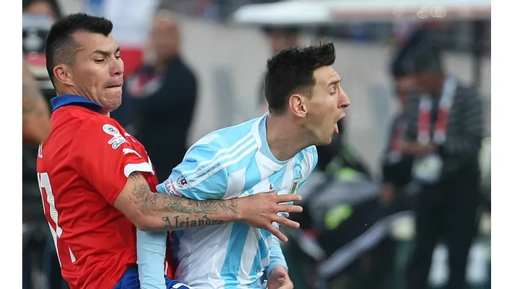 En Argentina aún lamentan las finales perdidas con Chile y las recuerdan en un canto