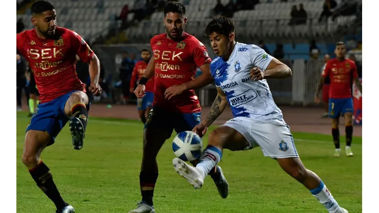 Unión Española golpeó primero y derrotó a Antofagasta