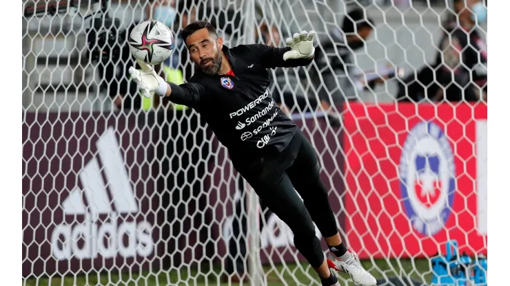 Bravo debe mostrar un buen rendimiento en Betis para volver a la Roja