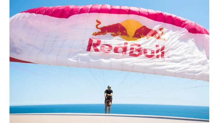 Un chileno es campeón mundial de parapente acrobático.
