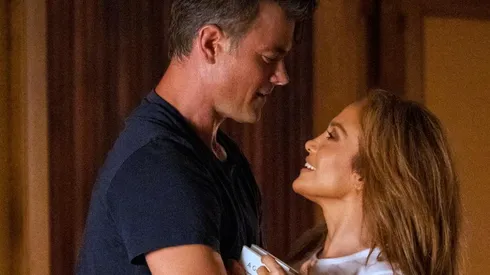 Josh Duhamel y Jennifer Lopez en Bodas de Plomo.