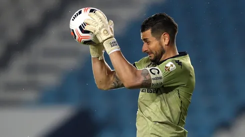Gabriel Arias no se moverá de Racing y Colo Colo debe buscar otro portero
