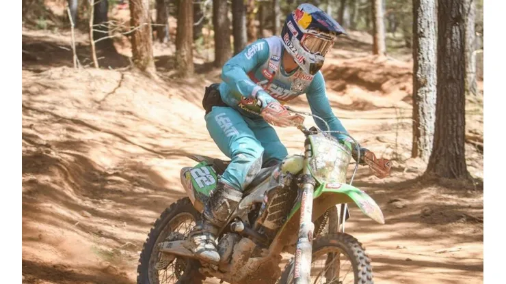 Benjamín Herrera se lleva el primer lugar del IXCR Cross Country Racing.