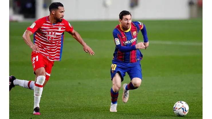 Lionel Messi no pudo seguir su carrera en el club del que es canterano.