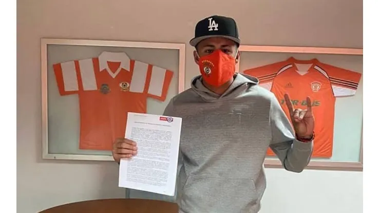 Orrego feliz con su primer contrato como profesional