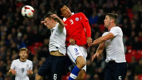 Marcos González explota su imponente juego aéreo en la Roja.