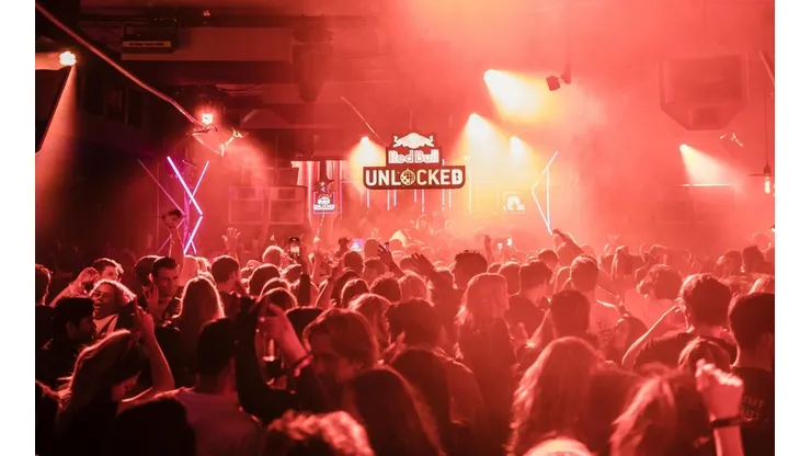 13 locales nocturnos de Santiago forman parte del staff de Red Bull Unlocked.