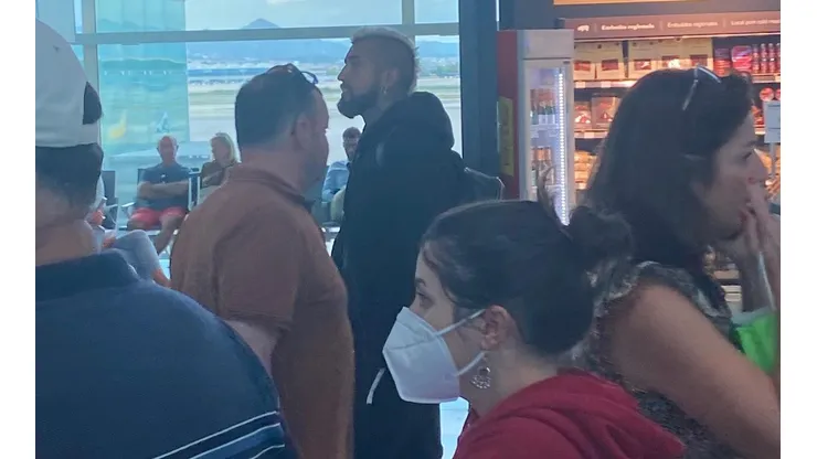 Arturo Vidal ya está en España para integrarse a las prácticas de la Roja