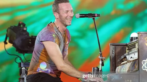 Chris Martin de Coldplay en el escenario.