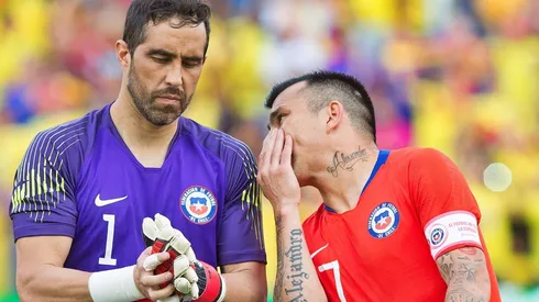 Claudio Bravo y Gary Medel esperan reunirse en el futuro con la camiseta de la selección chilena
