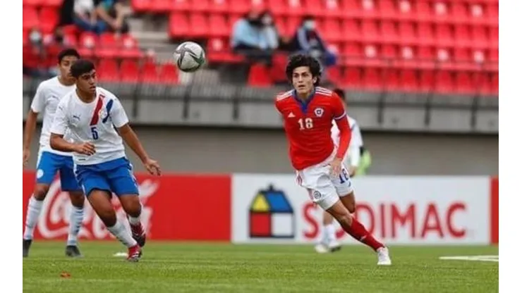 Pineau jugará por la Roja Sub 20 en una gira por España y luego decidirá a quién representar