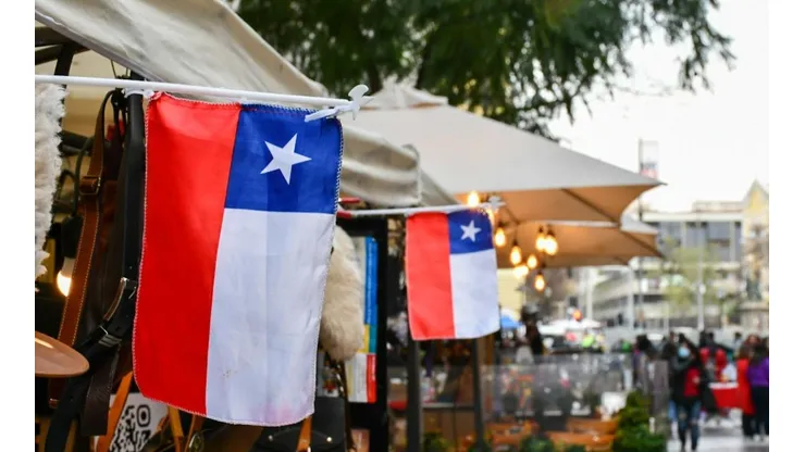 ¿Hay multas si no pongo la bandera en mi casa?