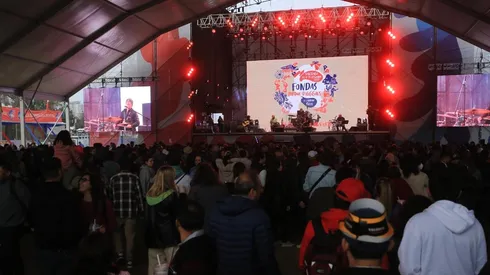 ¿Qué artistas tocan hoy en Parque O'Higgins y cuáles son los horarios?