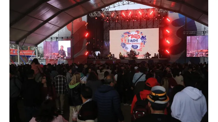 ¿Qué artistas tocan hoy en Parque O'Higgins y cuáles son los horarios?