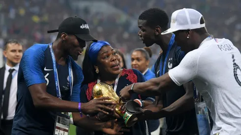 Paul Pogba, Mathias Pogba, Florentin Pogba y la madre de los tres festejan el Mundial que ganó Francia en Rusia 2018.