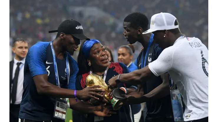 Paul Pogba, Mathias Pogba, Florentin Pogba y la madre de los tres festejan el Mundial que ganó Francia en Rusia 2018.