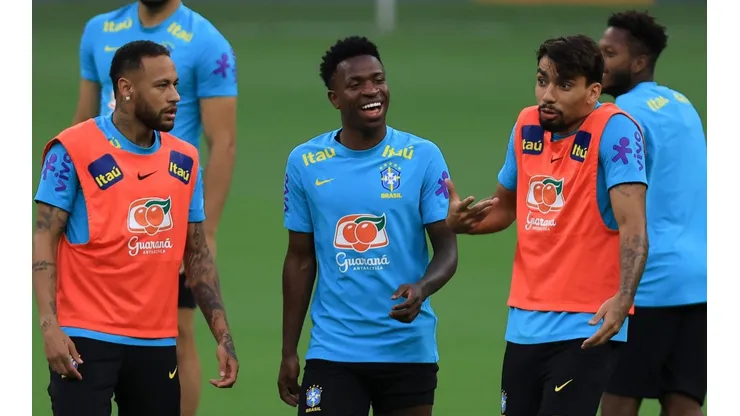 Neymar respaldó a Vinícius Junior y sus bailes.