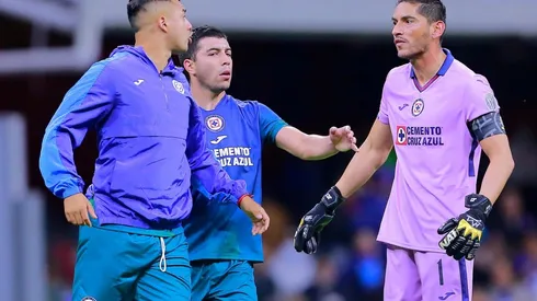 Iván Morales tuvo una ruda discusión con Jesús Corona tras la victoria del Cruz Azul.