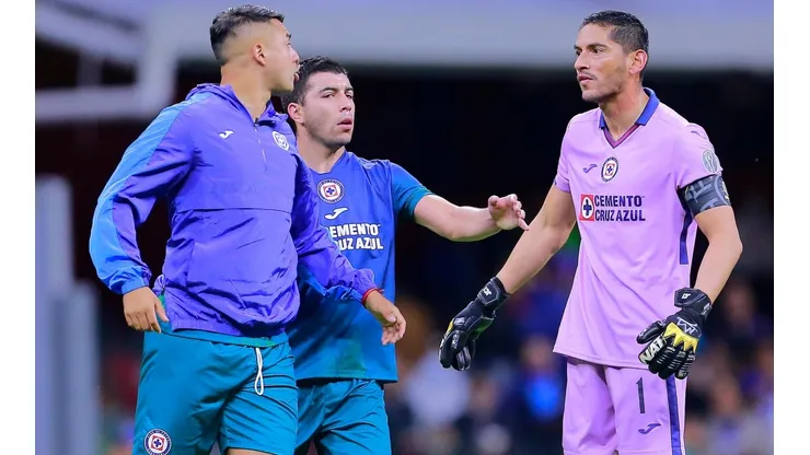 Iván Morales tuvo una ruda discusión con Jesús Corona tras la victoria del Cruz Azul.