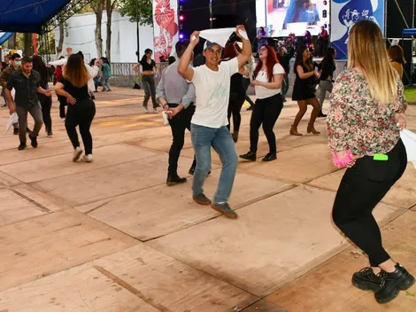 Conoce los mejores saludos y mensajes para enviar durante estas Fiestas Patrias