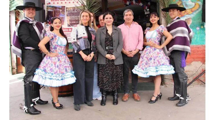 La ministra Orellana y el alcalde Durán en el acto para prevenir la Violencia Intrafamiliar.