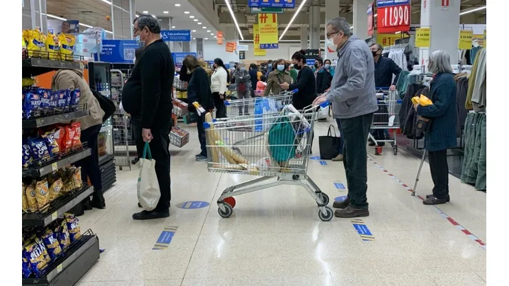 ¿A qué hora cierran los supermercados hoy viernes 16 de septiembre?