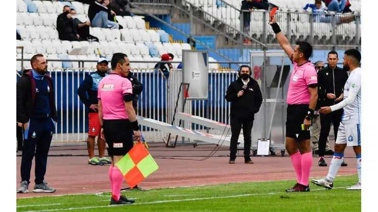 Torrente se fue expulsado, insultó a Bascuñán y arriesga perderse la recta final del Campeonato Nacional