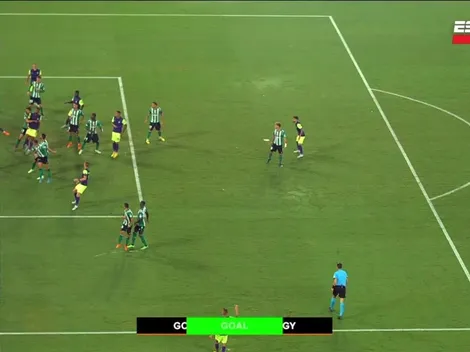 El raro gol que recibe Bravo y que no pudo sacar a tiempo