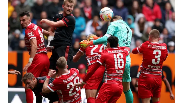 Manuel Neuer estuvo a punto de marcar un golazo de cabeza para el Bayern Múnich, peeero...