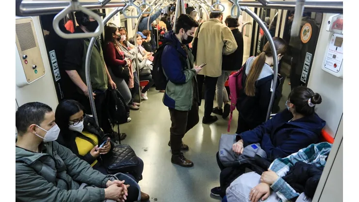 ¿Hasta qué hora está abierto el Metro hoy y en qué estaciones se extiende el horario?
