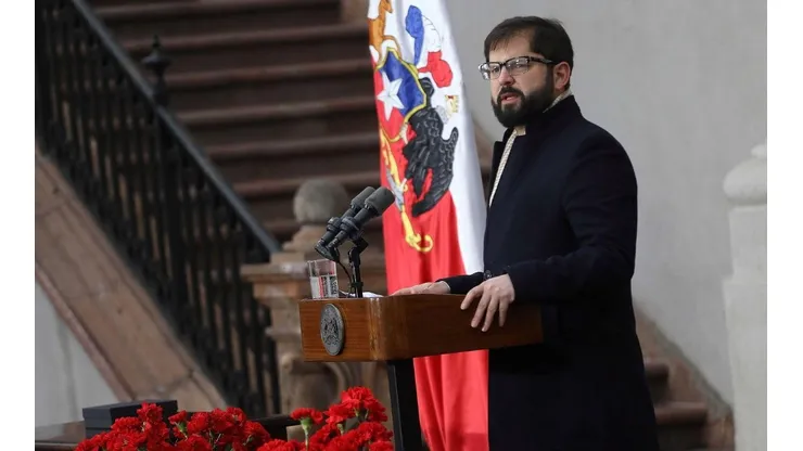 Boric responde a Piñera y le recuerda que se escondió durante la campaña