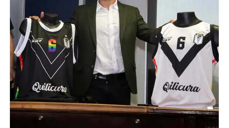 La indumentaria de Santiago Morning Quilicura Basket a partir de la temporada 2022-23.