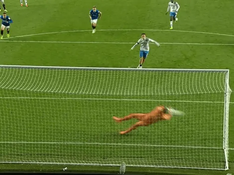 Portero del Rangers tapa un penal con la cara a Napoli