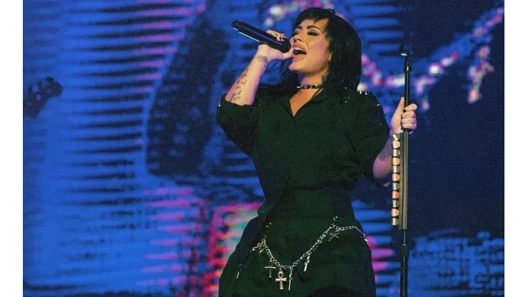 Demi Lovato - Holy Fuck Tour
