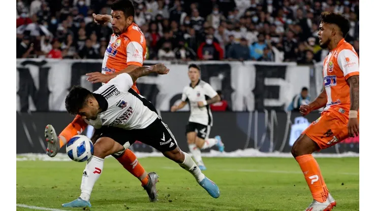 Colo Colo va con todo ante Cobresal