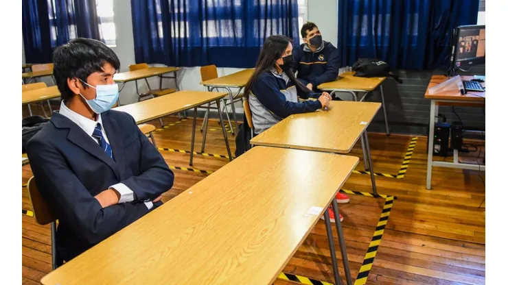 ¿Qué dijo el Mineduc sobre la eliminación de las mascarillas en los colegios?
