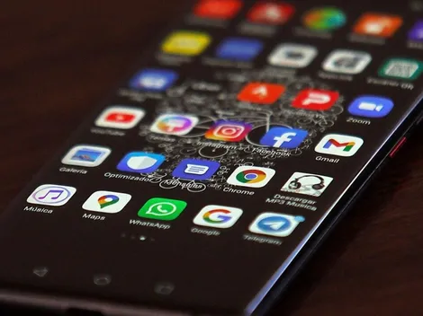 Revisa las mejores payas y mensajes para enviar por celular este 18 de septiembre