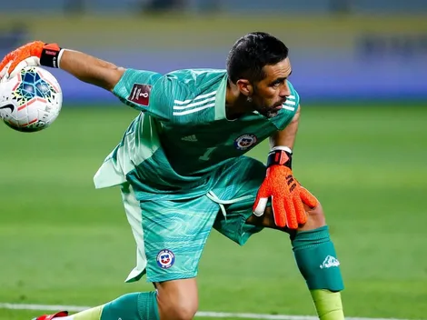 Formador de Claudio Bravo explica su ausencia en la Roja
