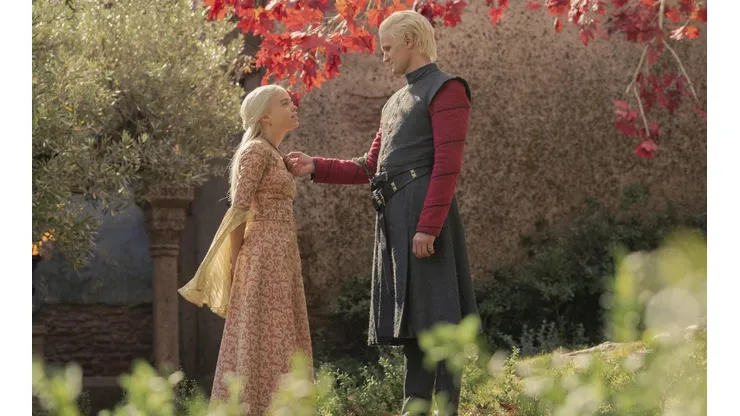 Milly Alcock como Rhaenyra Targaryen y Matt Smith como Daemon Targaryen, en House of the Dragon.