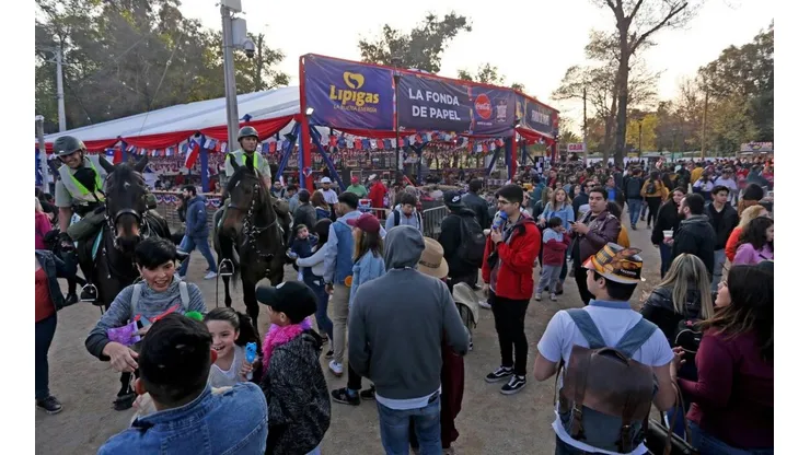 ¿Cuáles son las fondas de Santiago que se realizarán esta semana?