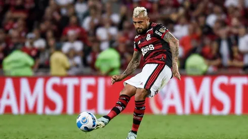 Arturo Vidal aparecerá nuevamente en la formación estelar del Flamengo.