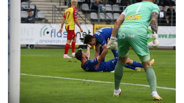 Ángelo Henríquez suma tres goles en ocho partidos en la primera división de Polonia