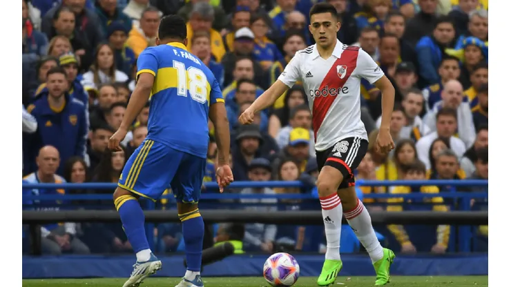 Pablo Solari fue titular en su primer Superclásico de Argentina entre Boca Juniors y River Plate.