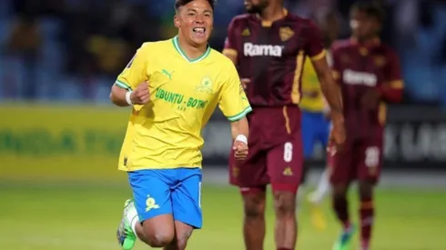 Allende fue titular en triunfo de su equipo en Sudáfrica.