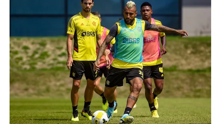 Aprovechando su gran técnica con el balón, Vidal sorprendió a sus compañeros.