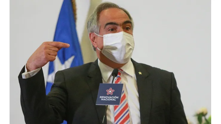 Senadores RN se niegan a una nueva Convención Constitucional