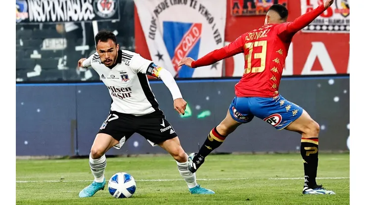 Colo Colo golea a Unión Española y se prueba la corona.