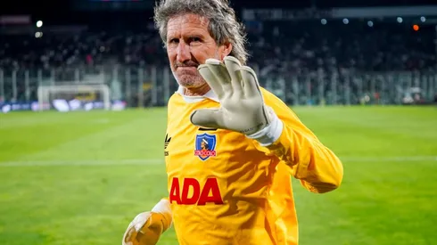 Daniel Morón vistiendo su clásica camiseta con la que llevó a la gloria a Colo Colo.