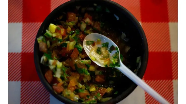 ¿Cómo hacer pebre chileno?