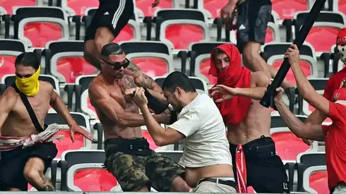 Los disturbios entre hinchas franceses y alemanes comenzaron en la ciudad de Niza y luego se trasladaron al estadio